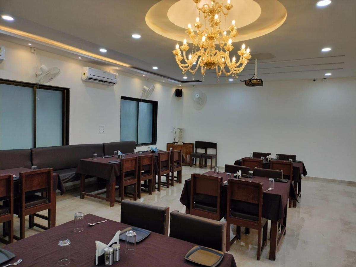 Hotel Satkar International Chhindwara Ngoại thất bức ảnh