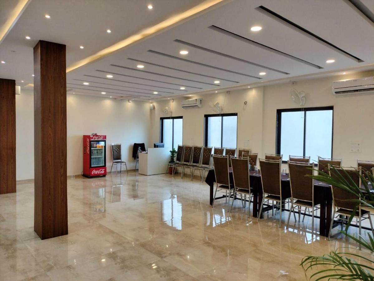 Hotel Satkar International Chhindwara Ngoại thất bức ảnh