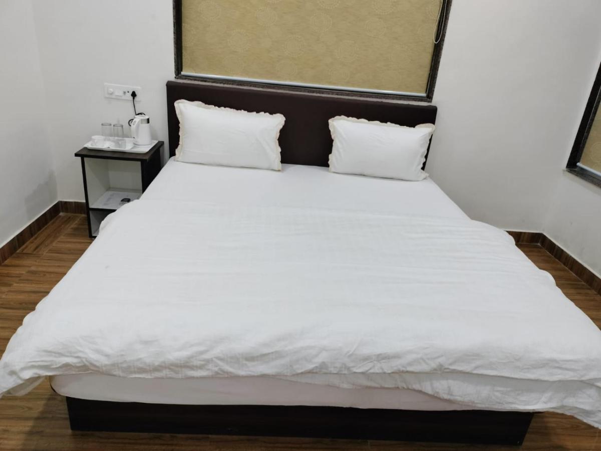 Hotel Satkar International Chhindwara Ngoại thất bức ảnh
