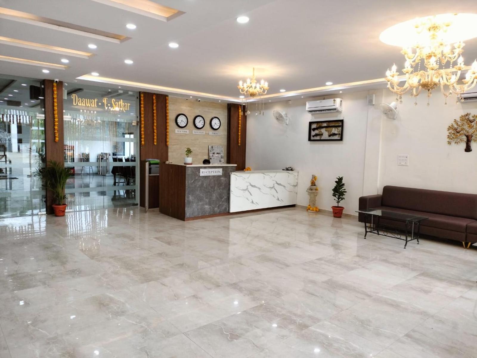 Hotel Satkar International Chhindwara Ngoại thất bức ảnh