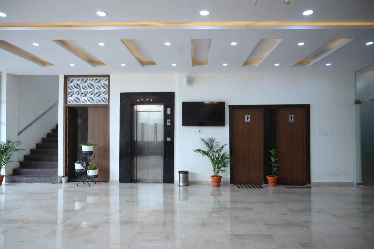 Hotel Satkar International Chhindwara Ngoại thất bức ảnh