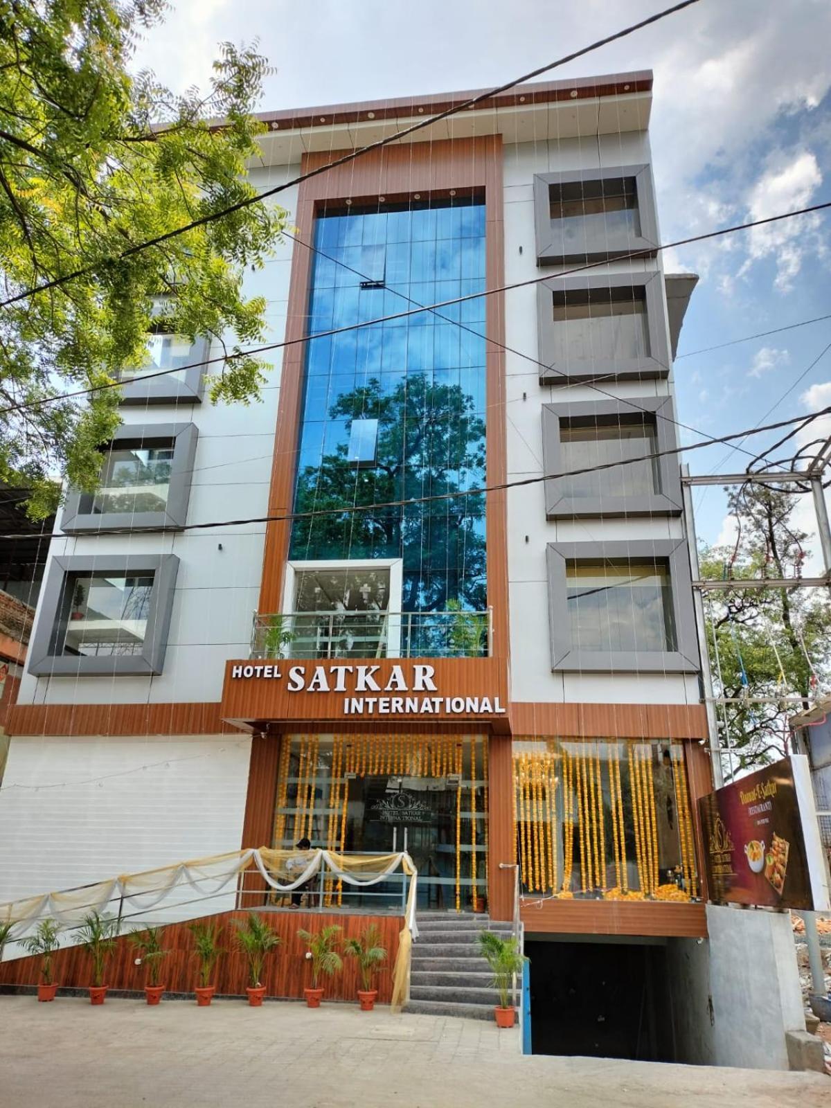 Hotel Satkar International Chhindwara Ngoại thất bức ảnh